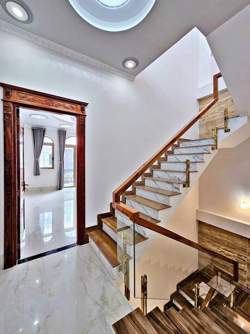 BÁN NHÀ MỚI 1 TRỆT 3 LẦU (1 PN TRỆT) PULL NỘI THẤT KDC VĂN HOÁ TÂY ĐÔ CẦN THƠ 